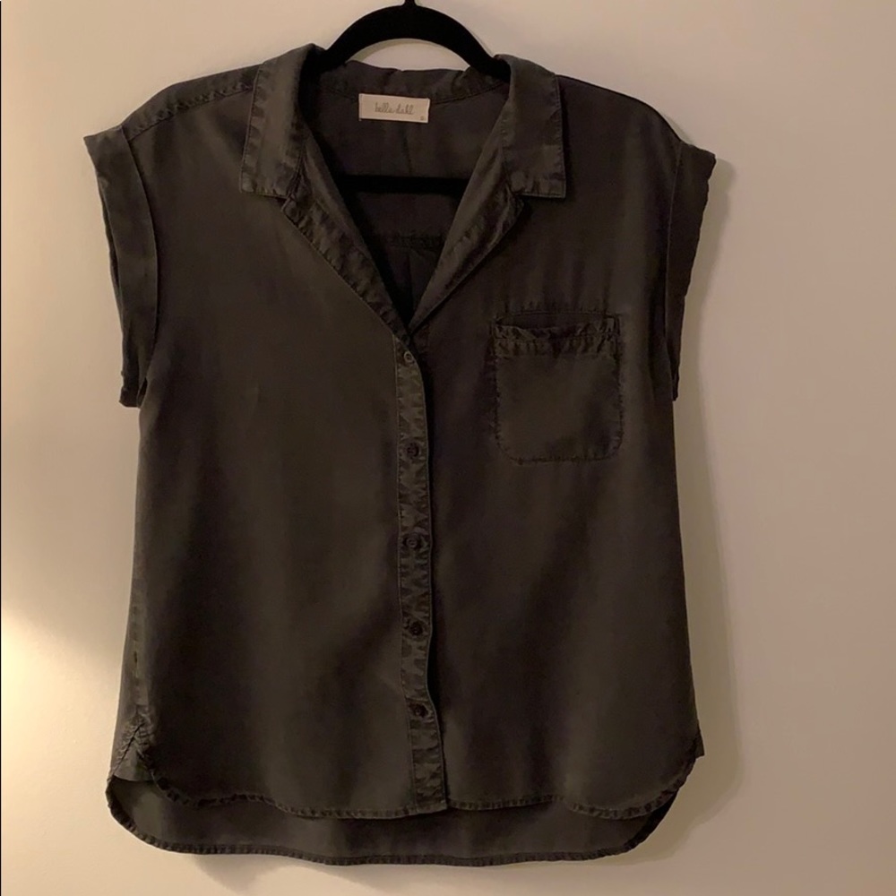 Bella Dahl Sleeveless button down